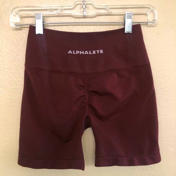 Alphalete Pants - Alphalete Women's Amplify Seamless Scrunch Short Size S